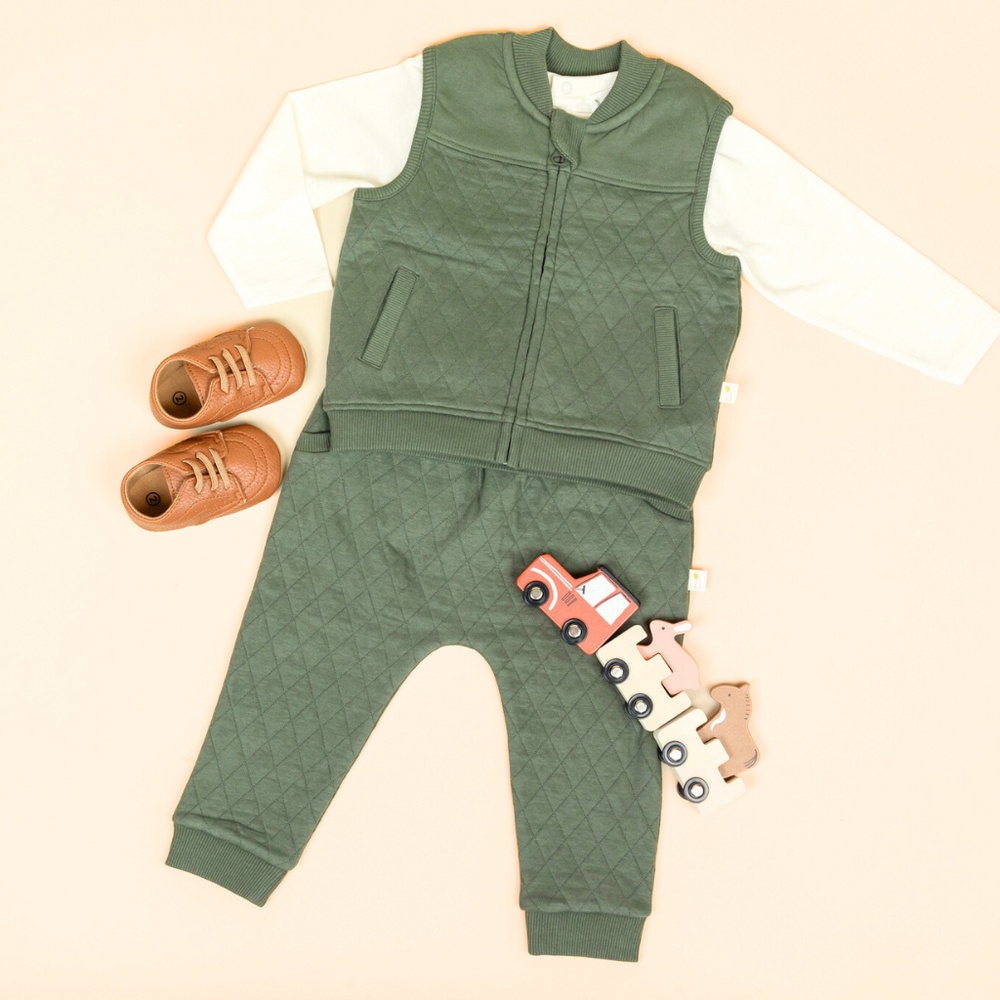 
                      
                        4 pc Gift Bundle - Tropic Green Vest+Leggings+Long Sleeve T-Shirt +Cap & FREE Toy
                      
                    